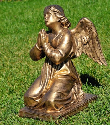 figura-angel-molyashchiysya-52639587456036