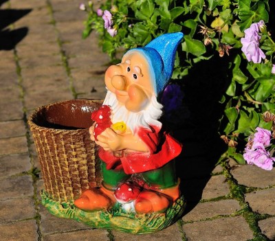 podstavka-dlya-cvetov-gnom-s-lukoshkom-64589156886875