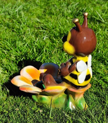 podstavka-dlya-cvetov-pchelka-17251938373214