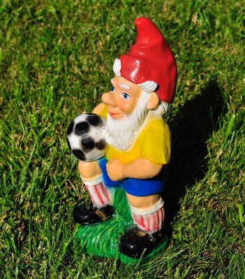 sadovaya-figura-gnom-futbolist-m-11981525954965
