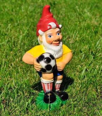 sadovaya-figura-gnom-futbolist-m-60658804077907