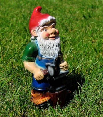 sadovaya-figura-gnom-kuznec-m-13194416127617