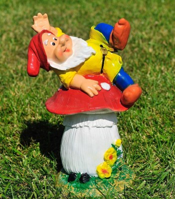 sadovaya-figura-gnom-na-muhomore-m-31122152622055