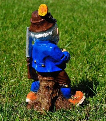 sadovaya-figura-gnom-ohotnik-m-17913589276929