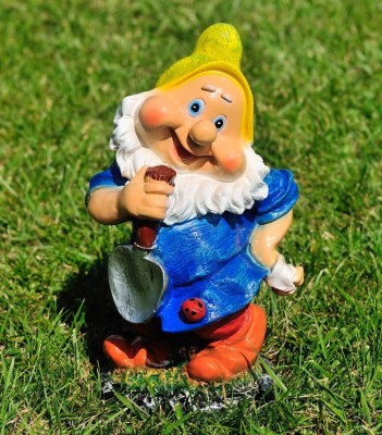 sadovaya-figura-gnom-s-lopatoy-m-94352332282270