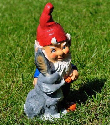 sadovaya-figura-gnom-s-zaycem-m-50611975705664