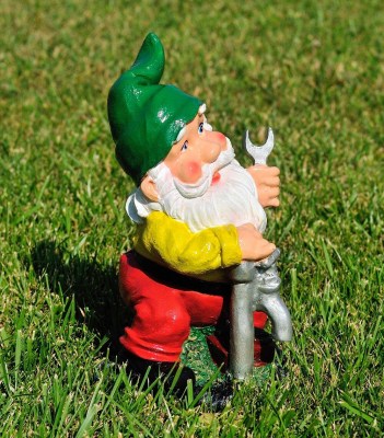 sadovaya-figura-gnom-santehnik-m-37675196905942