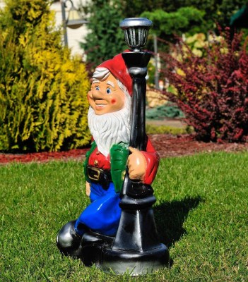 sadovaya-figura-gnom-u-fonarya1359-50461351155909