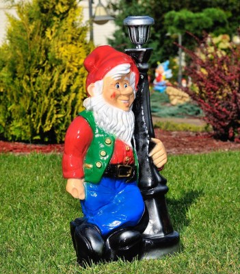 sadovaya-figura-gnom-u-fonarya1359-90926131119084