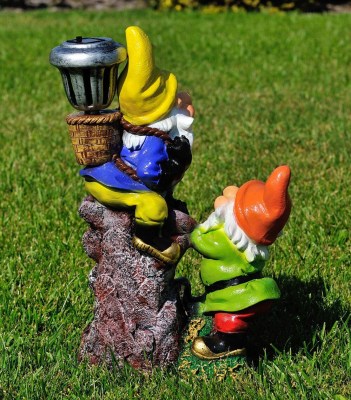 sadovaya-figura-gnomy-skalolazy-s-fonarem-80672598265723