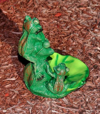 sadovaya-figura-troe-lyagushat-45554963112540