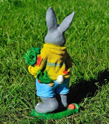 sadovaya-figura-zayac-zaychiha-i-zayac-s-morkovkoy-13987440741937