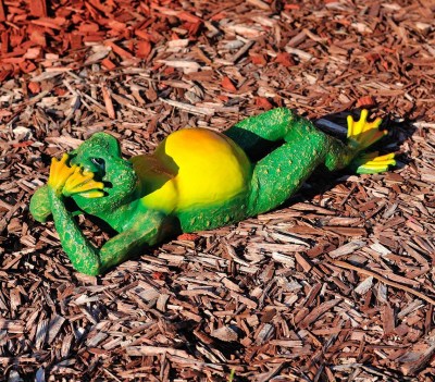 sadovaya-figura-zhaba-na-otdyhe-94954101936574