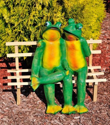 sadovaya-figura-zhaby-na-skameyke-44745385568506